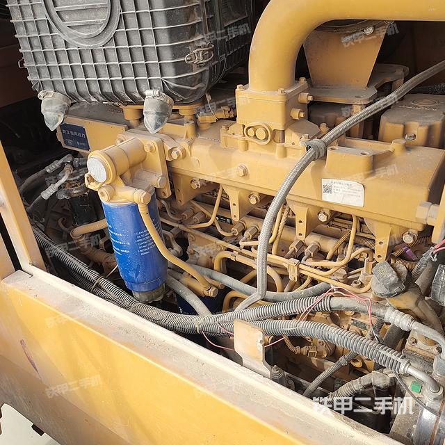 发动机左侧（整机外观及大件）