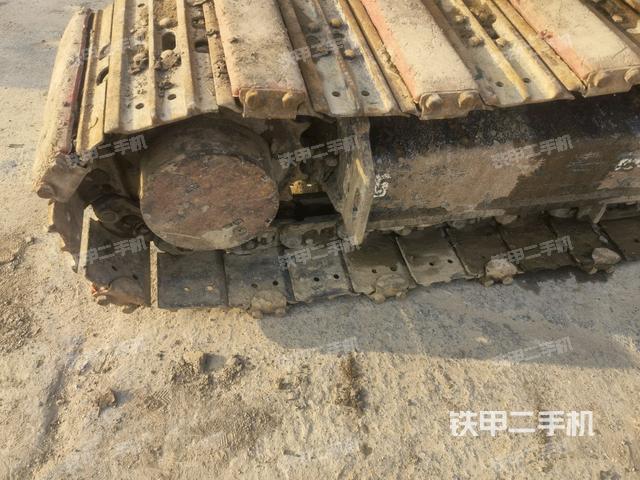 左驅(qū)動輪（行走機構(gòu)）