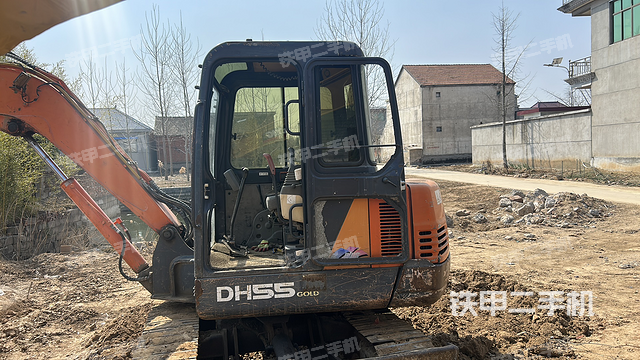 驾驶室整体（整机外观）