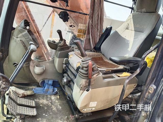 驾驶室整体（整机外观）