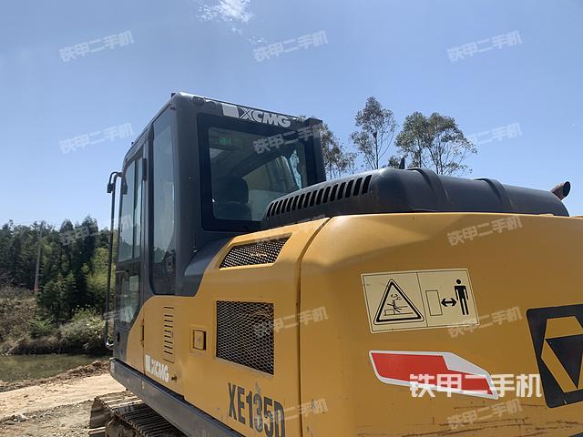 驾驶室整体（整机外观）