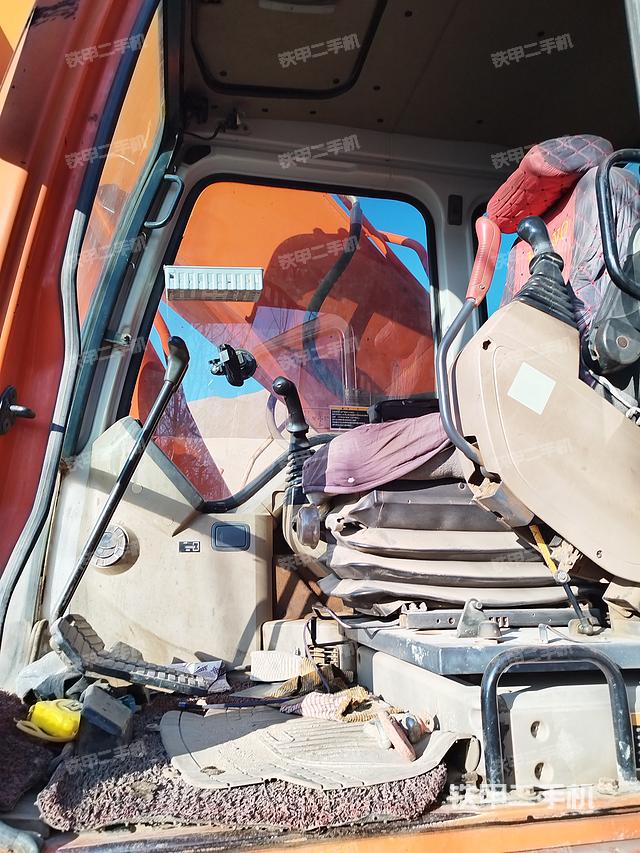 驾驶室整体（整机外观）