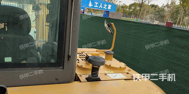 驾驶室顶部（整机外观）