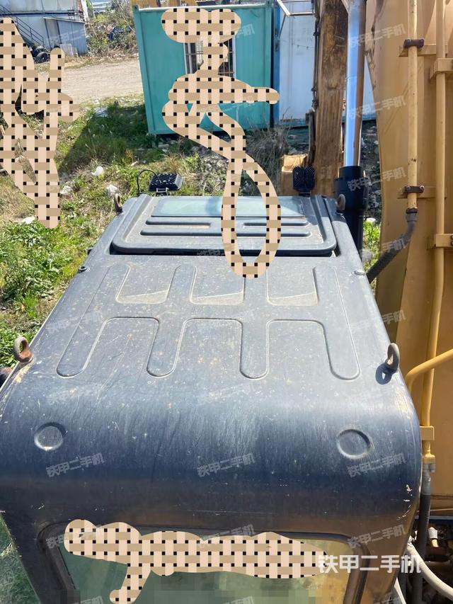 驾驶室顶部（整机外观）