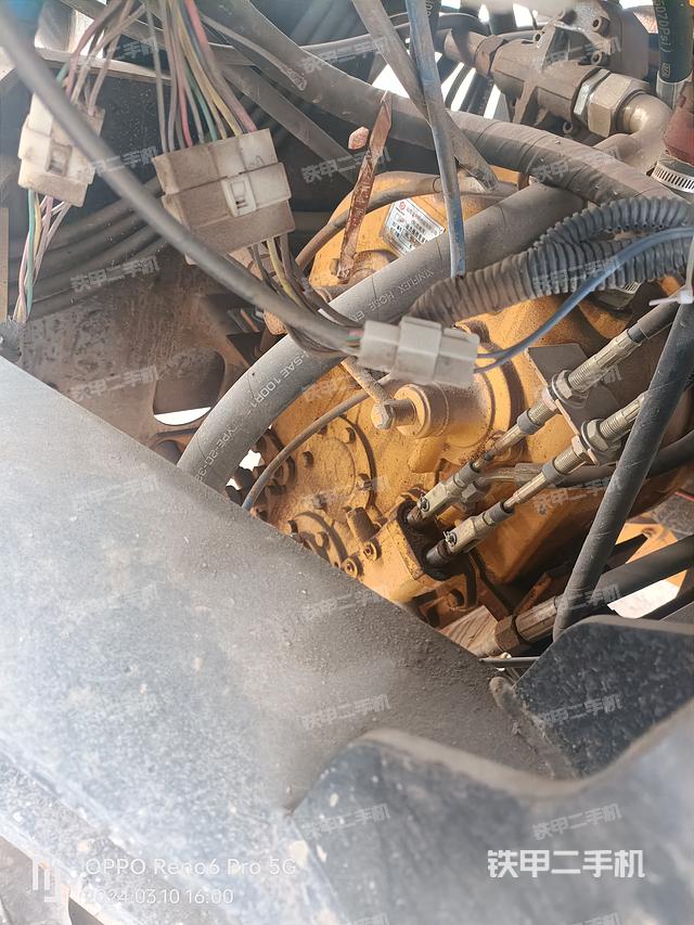 发动机右侧（整机外观及大件）