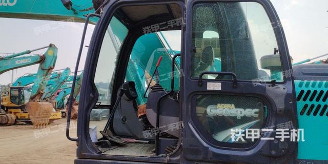 驾驶室整体（整机外观）