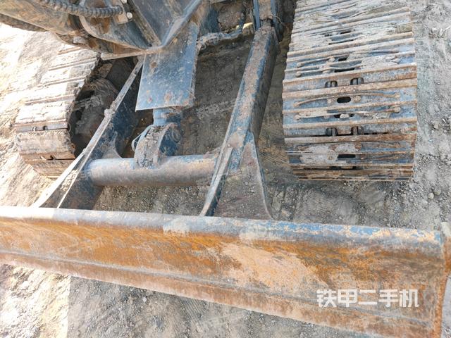 轉(zhuǎn)盤和下車架正前（工作和回轉(zhuǎn)裝置）