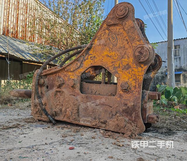 整机右后45°（设备外观及核心部件）