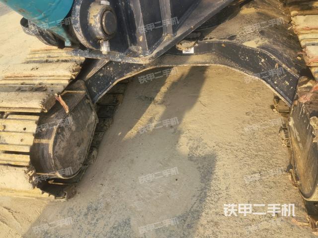 轉(zhuǎn)盤和下車架正前（工作和回轉(zhuǎn)裝置）