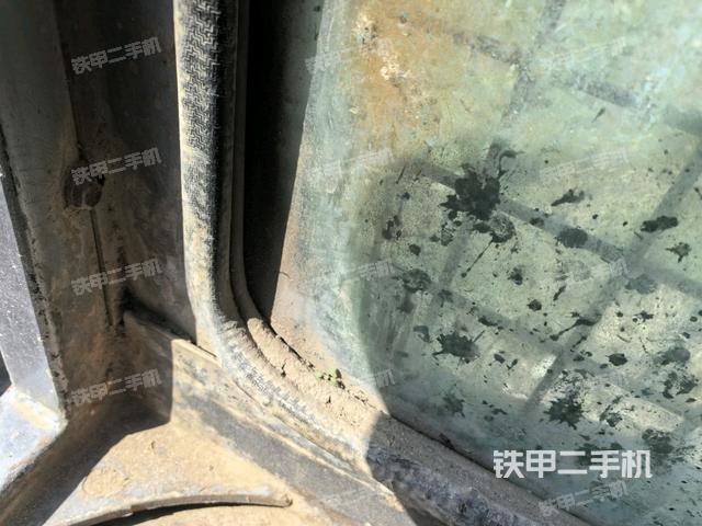 后窗玻璃角标（驾驶室部分）