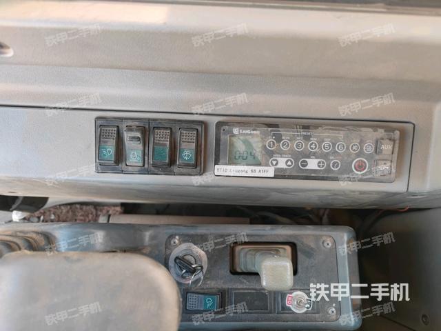 座椅左側(cè)控制臺(tái)/音響/含左手柄（駕駛室部分）