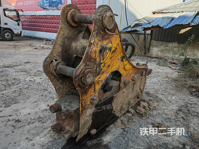 整机左侧（设备外观及核心部件）