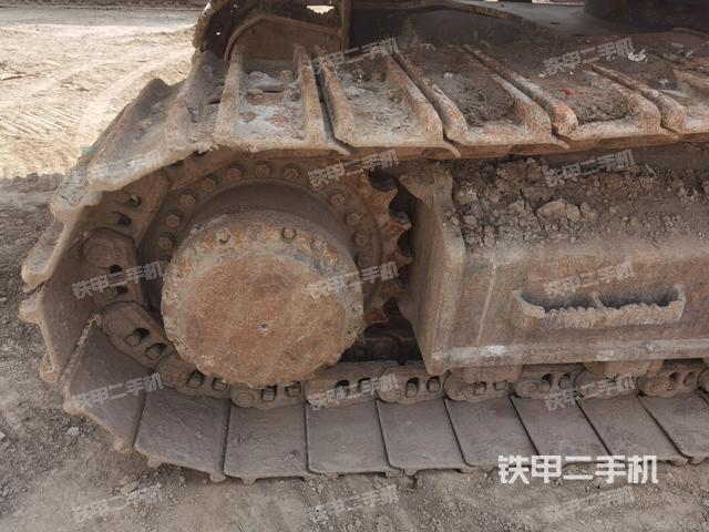 左驅(qū)動輪（行走機(jī)構(gòu)）