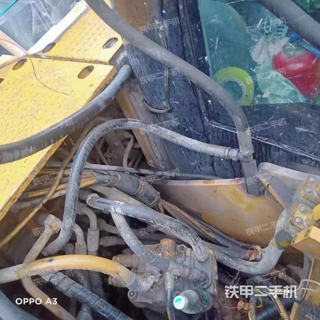 回转马达和主控阀（整机外观）