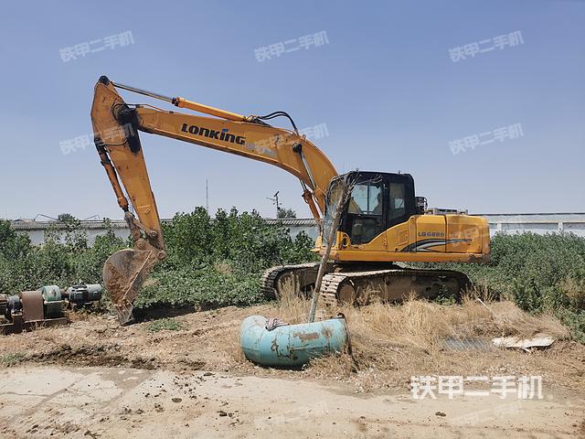 龙工LG6215挖掘机