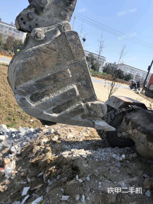 铲斗右后整体（工作和回转装置）