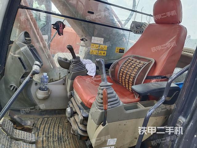 驾驶室整体（整机外观）