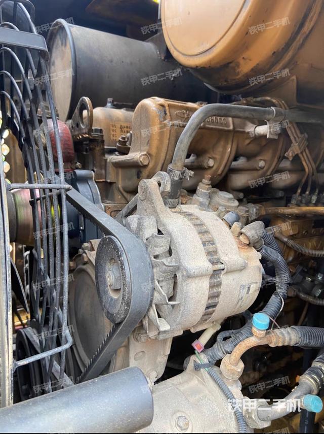 发动机左侧（整机外观及大件）