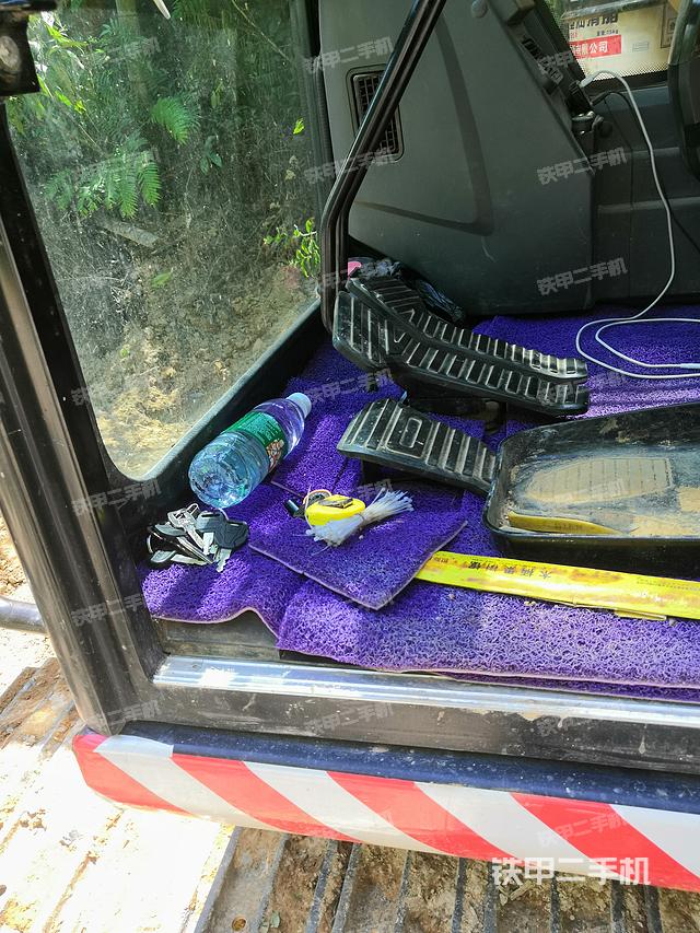 驾驶室整体（整机外观）