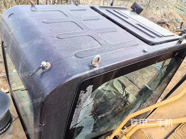 驾驶室顶部（整机外观）