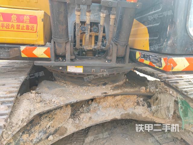 大臂根部?斜視(工作和回轉(zhuǎn)裝置) 大臂根部?斜視(工作和回轉(zhuǎn)裝置)