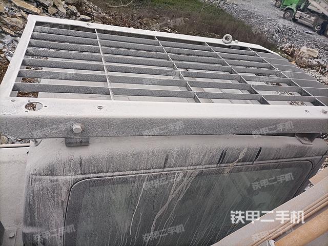 驾驶室顶部（整机外观）