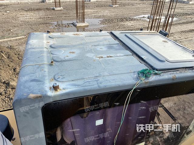 驾驶室顶部（整机外观）