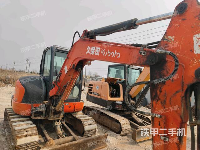 大臂整體?右側(cè)(工作和回轉(zhuǎn)裝置) 大臂整體?右側(cè)(工作和回轉(zhuǎn)裝置)