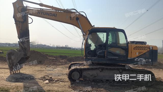 驾驶室顶部（整机外观）