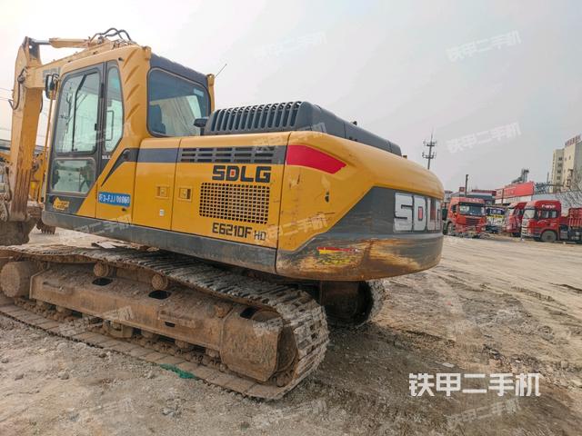 右后45(整機(jī)外觀) 右后45(整機(jī)外觀)