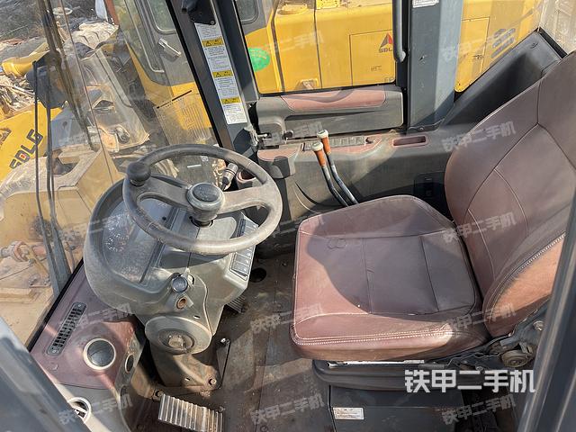 工作装置整体（整机外观及大件）