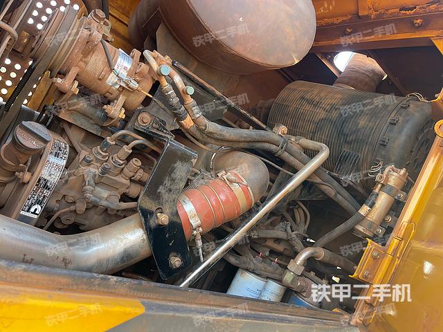 发动机左侧（整机外观及大件）