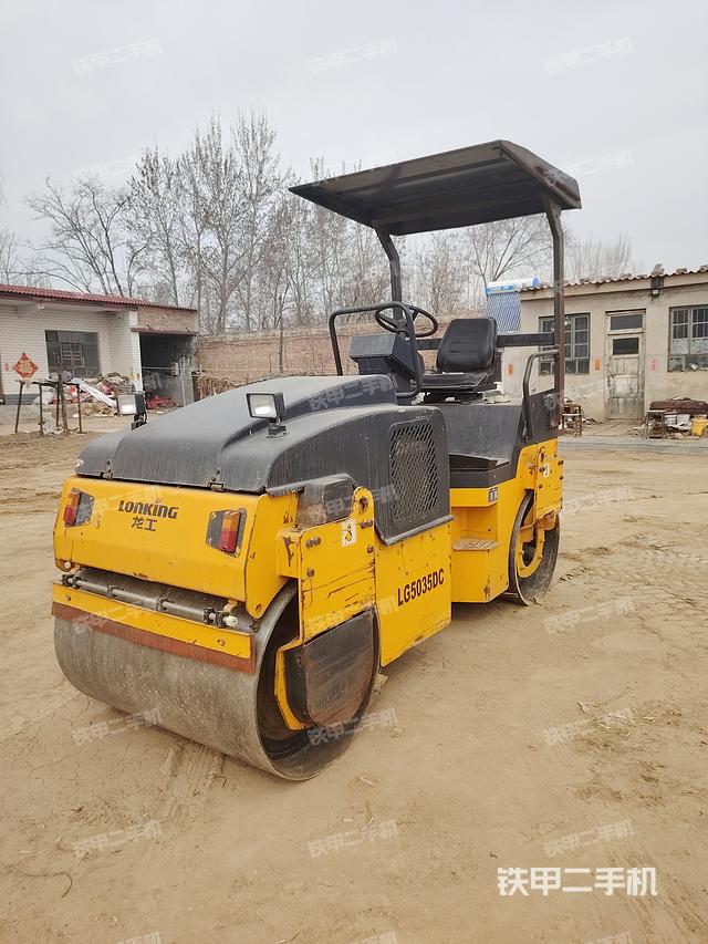 龍工LG5035DC串聯(lián)式壓路機(jī)