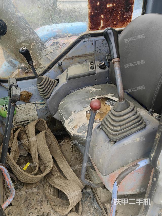 驾驶室整体（整机外观）