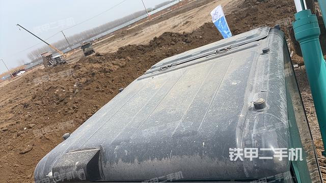 驾驶室顶部（整机外观）