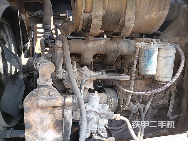 发动机右侧（整机外观及大件）