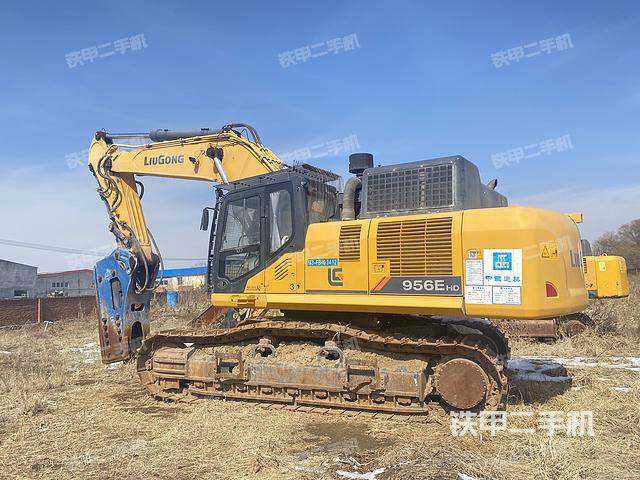 驾驶室顶部（整机外观）