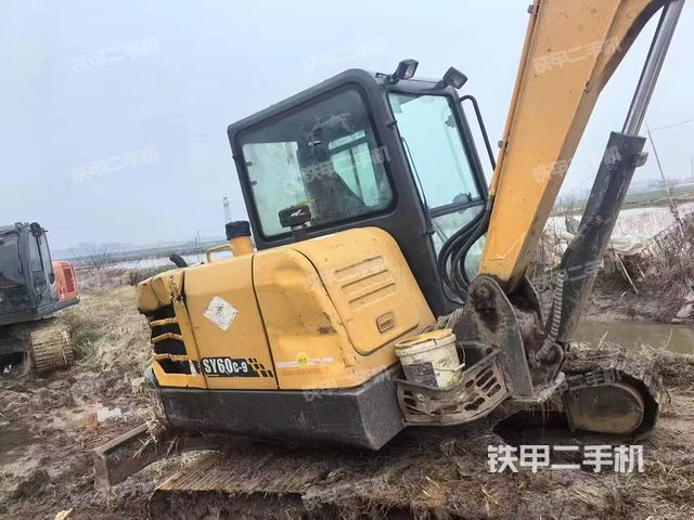 单侧履带整体（整机外观）