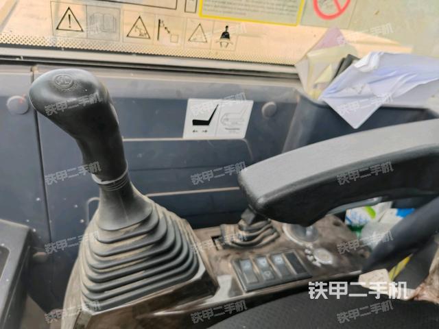 座椅右侧控制台/钥匙门/油门/含右手柄（驾驶室部分）