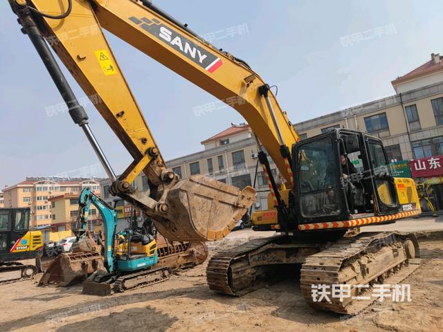 小臂整體左后(工作和回轉(zhuǎn)裝置) 小臂整體左后(工作和回轉(zhuǎn)裝置)