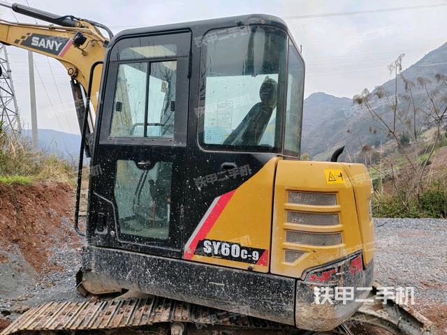  驾驶室正侧（驾驶室部分）