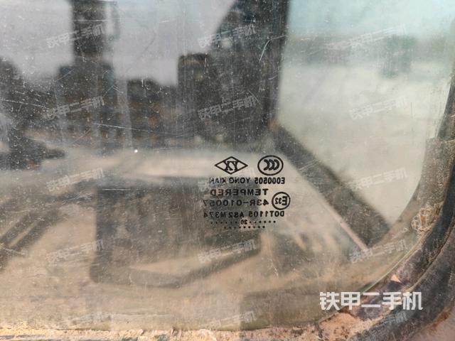 后窗玻璃角標（駕駛室部分）