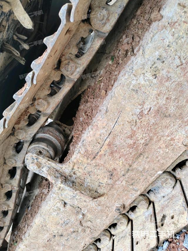 右驱动轮（行走机构）