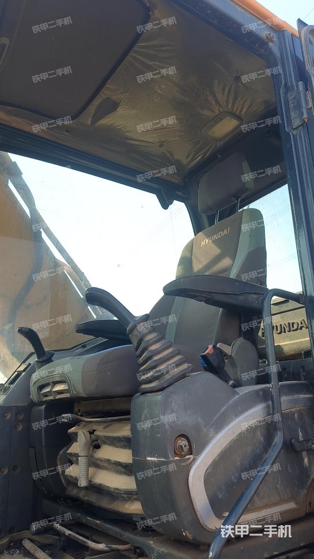 驾驶室整体（整机外观）