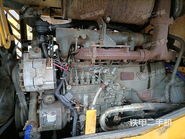 发动机左侧（整机外观及大件）