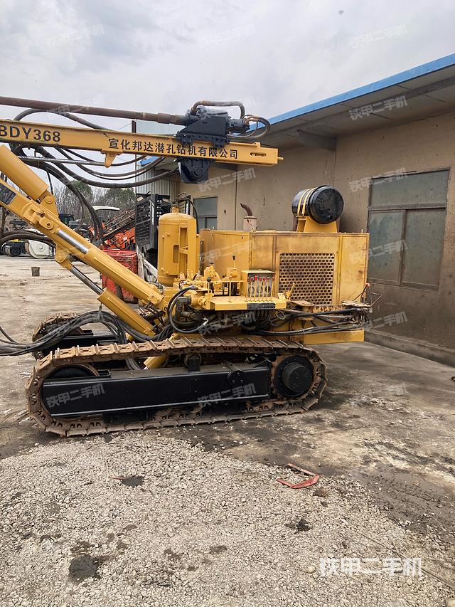 整机左侧（设备外观及核心部件）