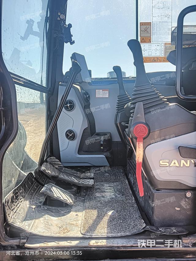 驾驶室整体（整机外观）