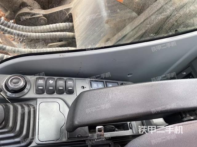 驾驶室整体（整机外观）