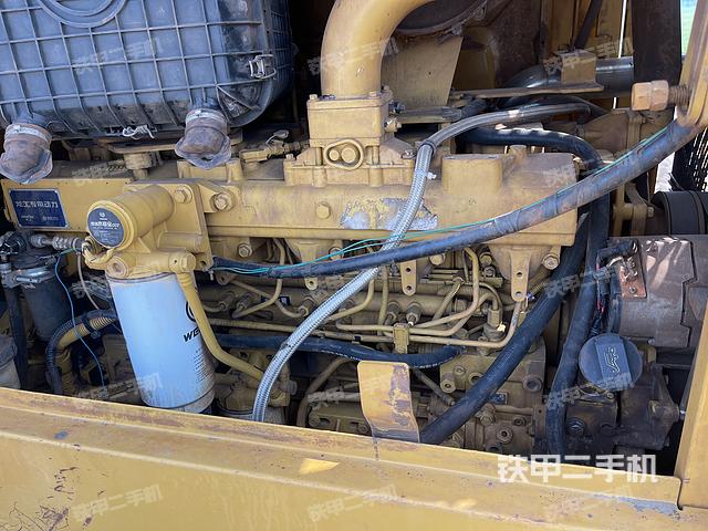 发动机右侧（整机外观及大件）