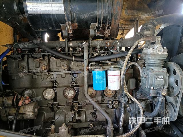 发动机右侧（整机外观及大件）